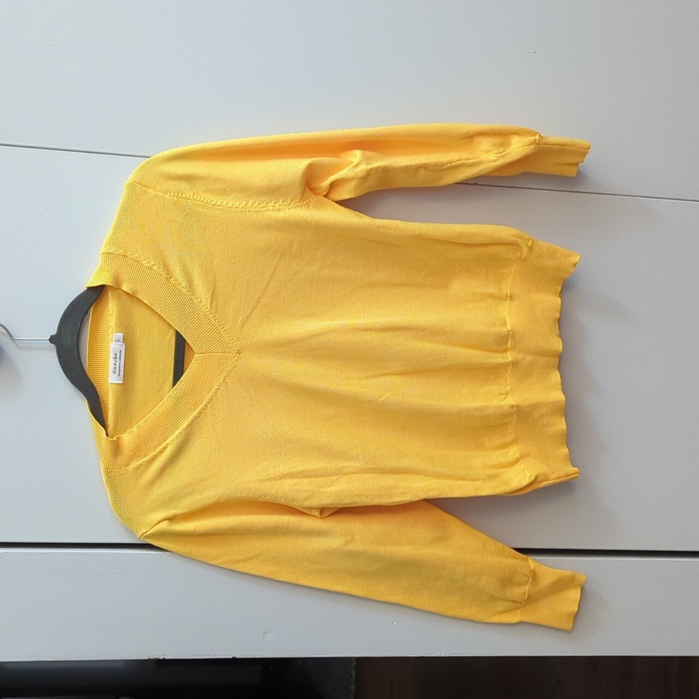 Yellow sweater